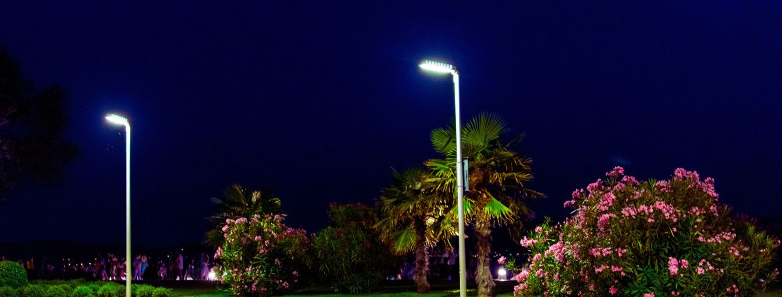 Cómo las Columnas de Polylight Mejoran la Seguridad en Tendidos Eléctricos de Baja y Media Tensión